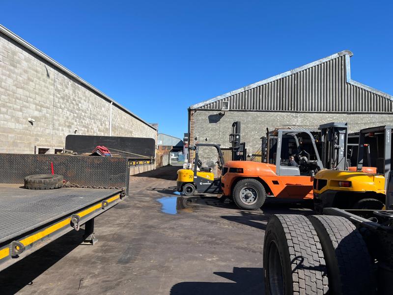To Let Commercial Property for Rent in Montague Gardens Western Cape